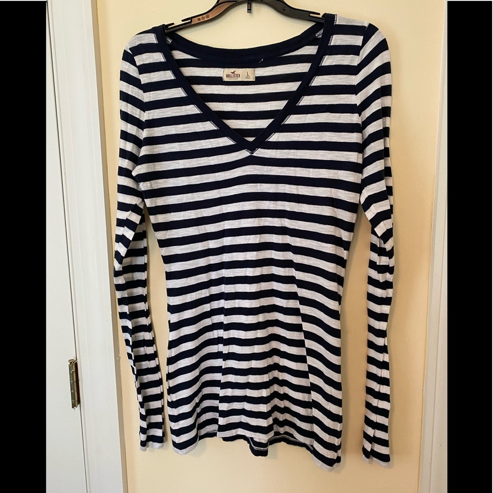 Hollister size L